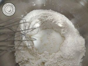 Mezclando ingredientes pan Bao
